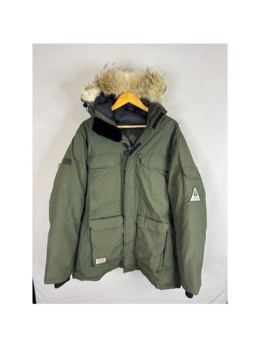 Woods Canada Arctic Brand Down Parka Coyote Fur Trim Olive Green Mens Large